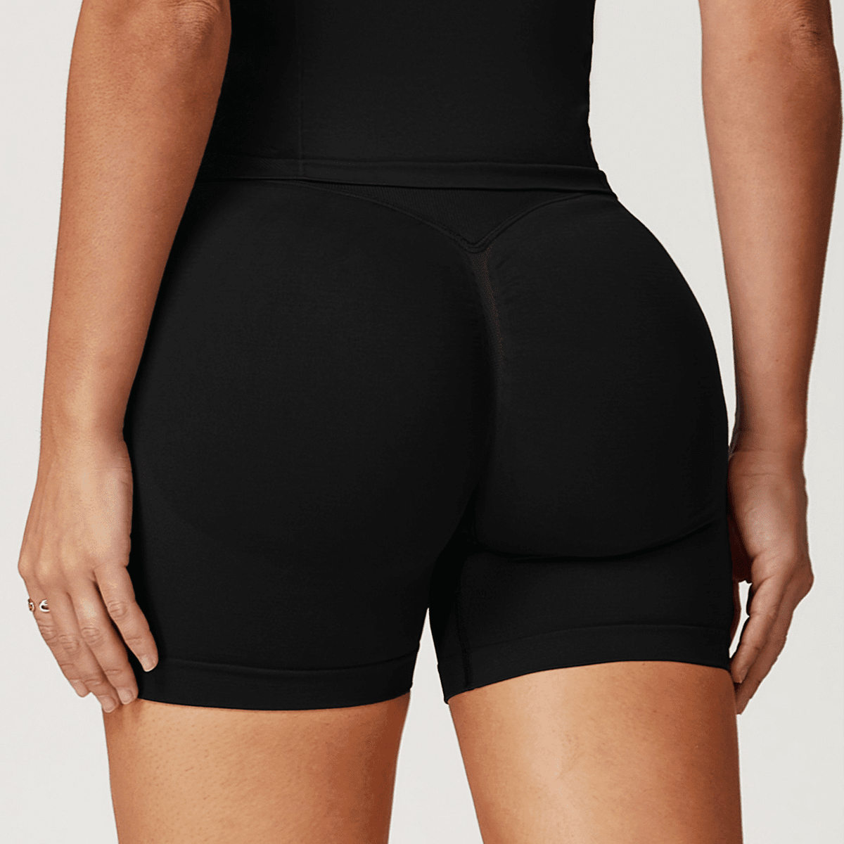 86 Seamless High-Waisted Yoga Shorts